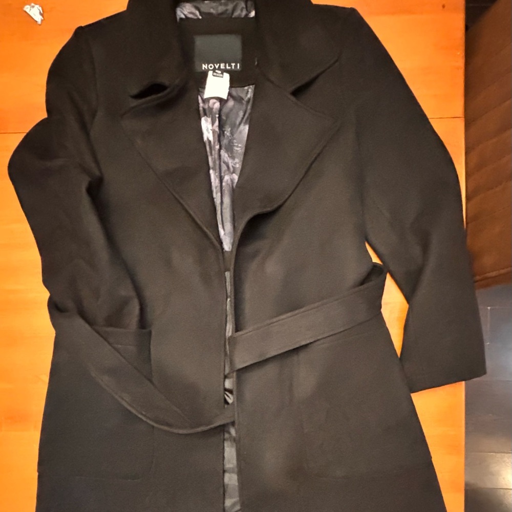 Elegant Novelti black belt coat / Manteau ceinturé noir élégant Novelti